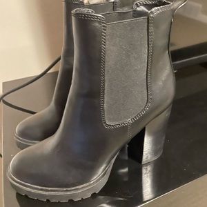 Steve Madden black boots